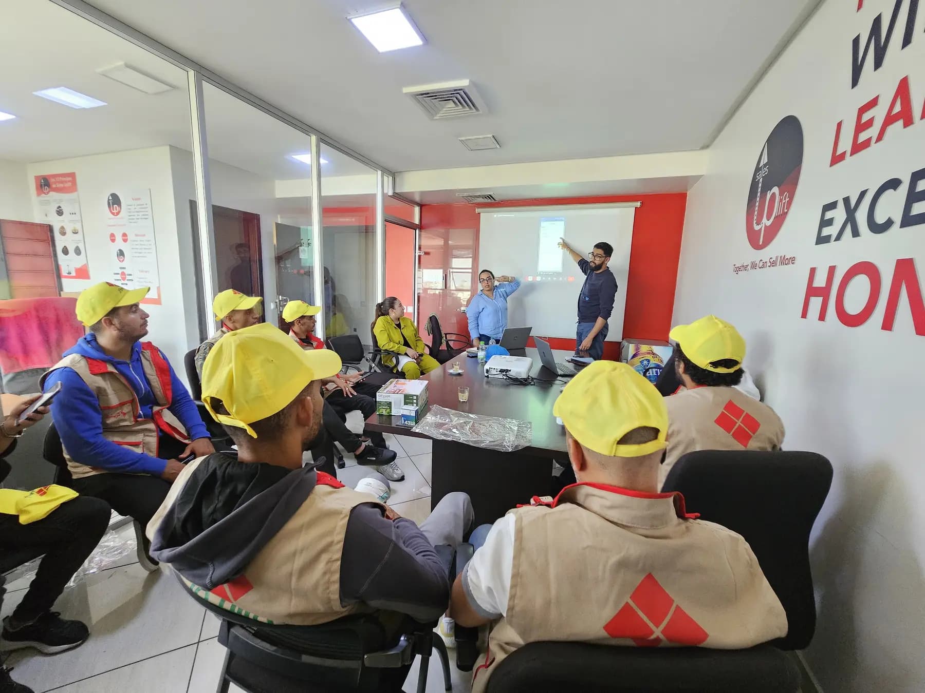 Lesieur Cristal survey team briefing